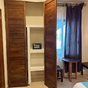 https://suites-valentina.quintano-roohotels.com